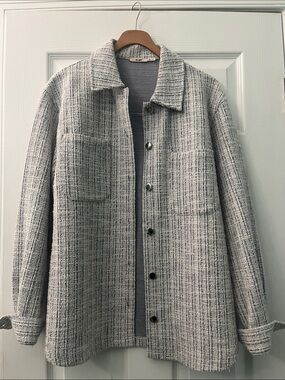 Francesca's Collections Light Gray Textured Shirt Jacket